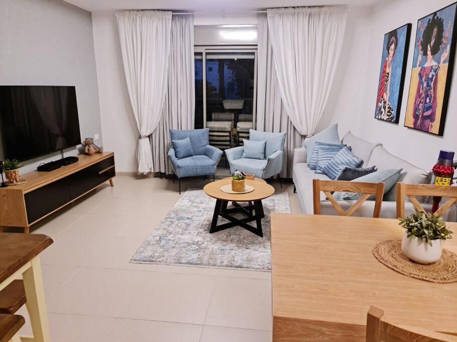 מרחק נגיעה בתקווה Appartement Petach Tikva Buitenkant foto