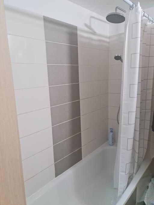 מרחק נגיעה בתקווה Appartement Petach Tikva Buitenkant foto